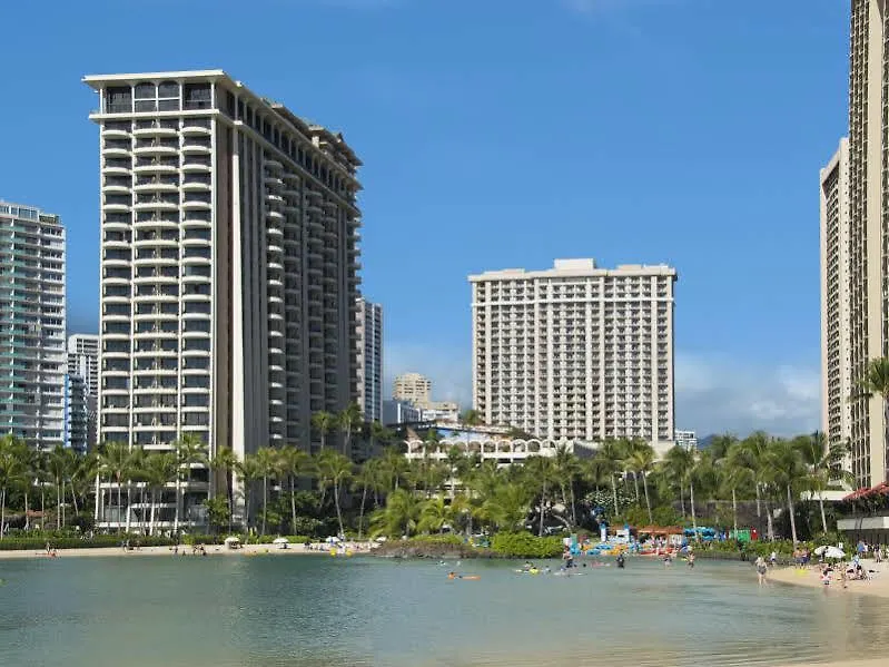 *** Resort Hilton Grand Vacations Club At Hilton Hawaiian Village Honolulu ABD